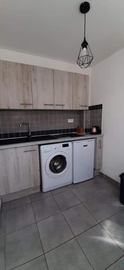 Jolie Maisonnette A Proximite De Toutes Commodites Saintes-Maries-de-la-Mer Exterior photo